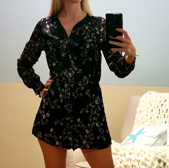 Long-sleeved Floral Romper-size Medium - Picture 2 of 11